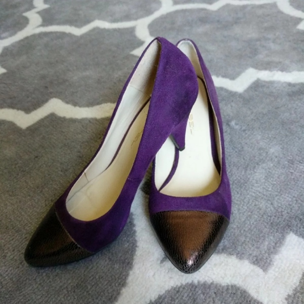 Purple Suede Bronze Pointed Toe Heels sz 6